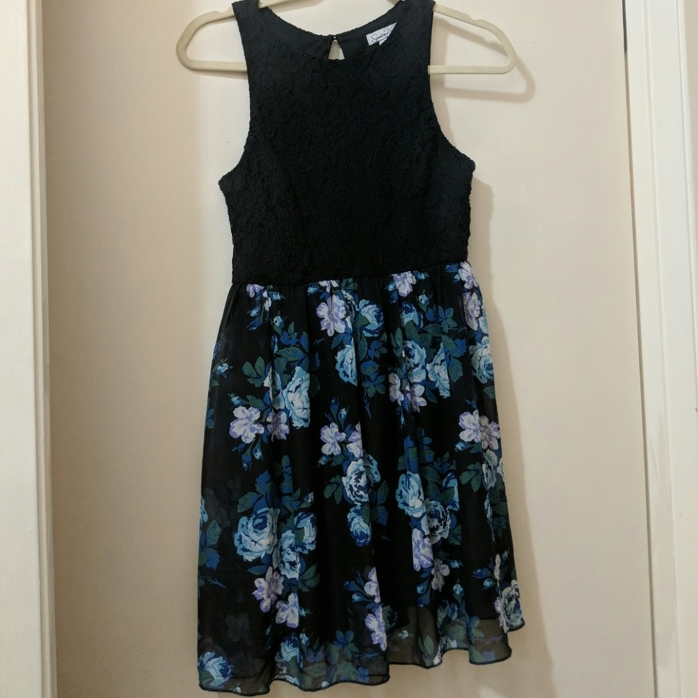 Sleeveless dress